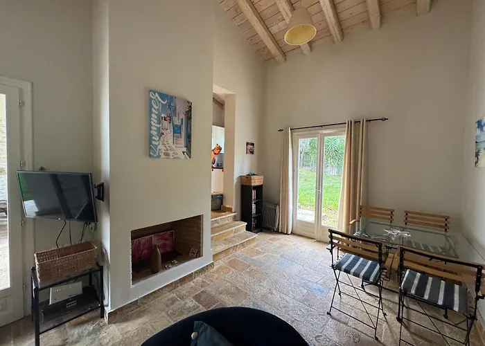 Charmante Petite Maison A Corfou Вилла Пелекас