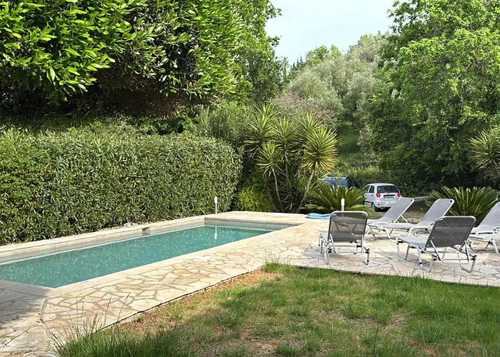 Charmante Petite Maison A Corfou