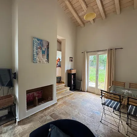 Charmante Petite Maison A Corfou 빌라 펠레카스