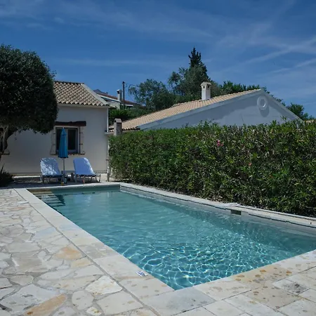 Charmante Petite Maison A Corfou 别墅