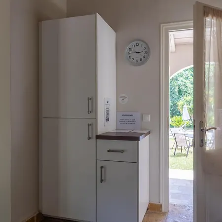 Charmante Petite Maison A Corfou 佩雷卡斯