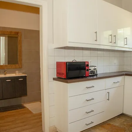 Charmante Petite Maison A Corfou 佩雷卡斯